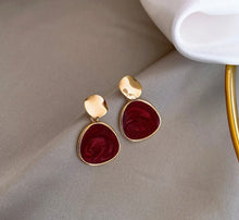 Load image into Gallery viewer, Wine red retro earrings