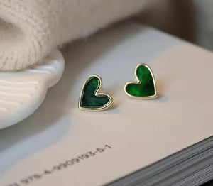 101. Jade green heart stud earrings