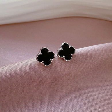 72. Four leaf clover earrings in black & silver